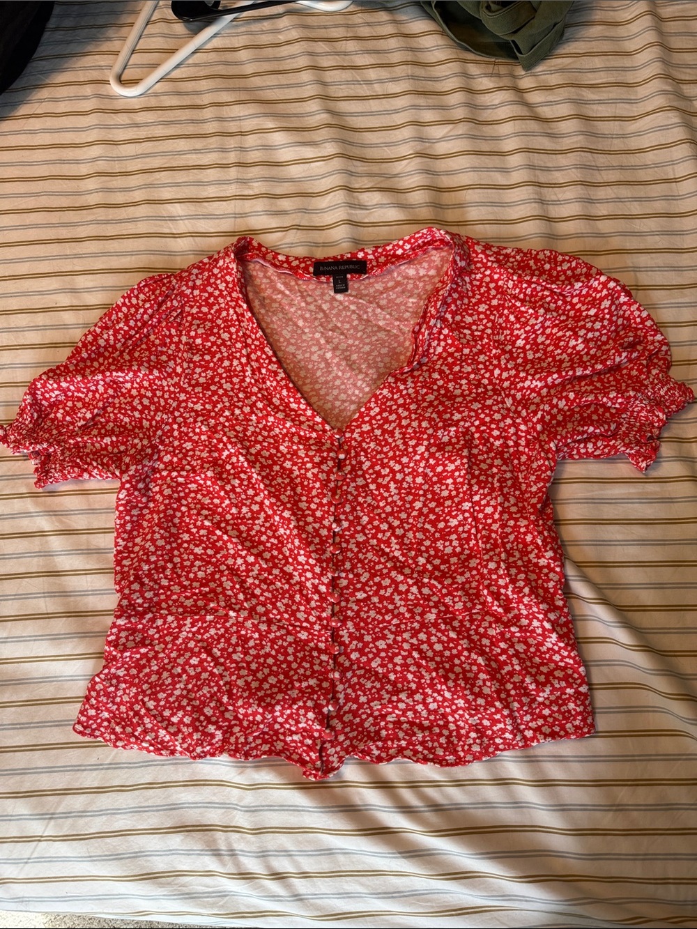 Banana Republic Red Floral V-Neck Button Front Blouse